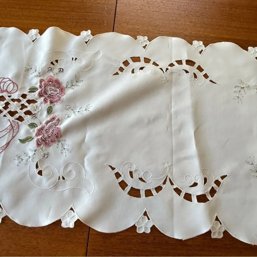 Vintage Doily Style Table Rubber With Embroidered Pink And Green Flowers 57”x15”